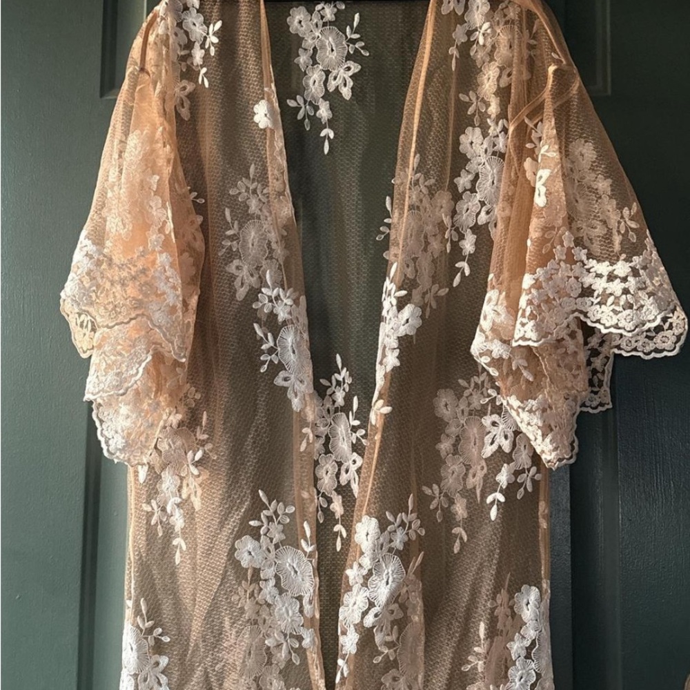 Victoria's Secret Tan and White Lace Robe with Floral Embroidery